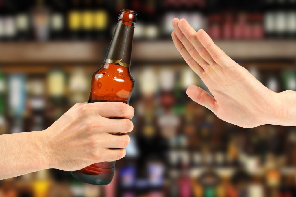 CROSS-BONDING AFTER OBESITY SURGERY AND THINGS TO KNOW ABOUT ALCOKOL CONSUMPTION